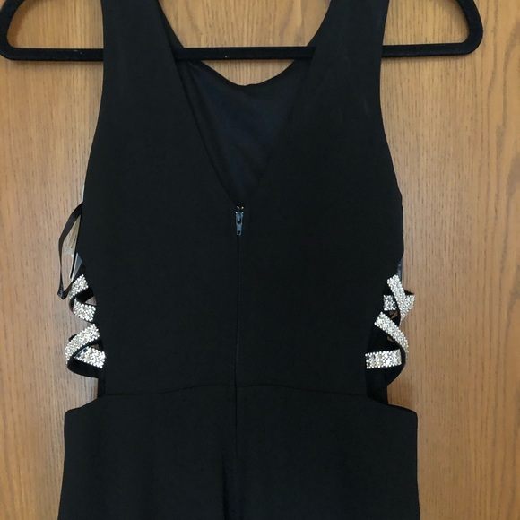 Elegant Black Evening Dress - Picture 10 of 15